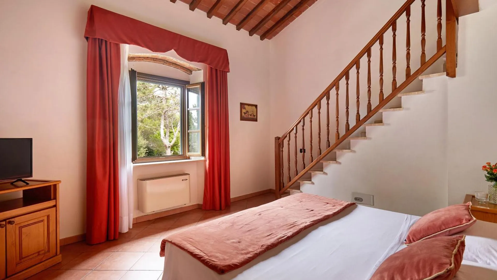 Relais Belvedere Montecatini Val di Cecina 4*,